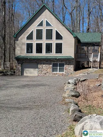 $529,900 | 11 Poplar Place, Gouldsboro, PA 18424