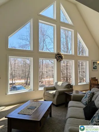 $529,900 | 11 Poplar Place, Gouldsboro, PA 18424