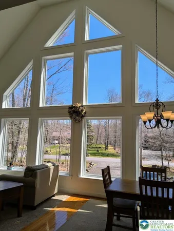 $529,900 | 11 Poplar Place, Gouldsboro, PA 18424