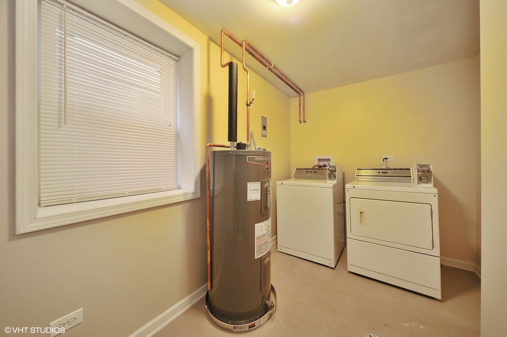 2710 West Fletcher Street Chicago, IL 60618 - Photo 24 of 24 a utility room with dryer and washer