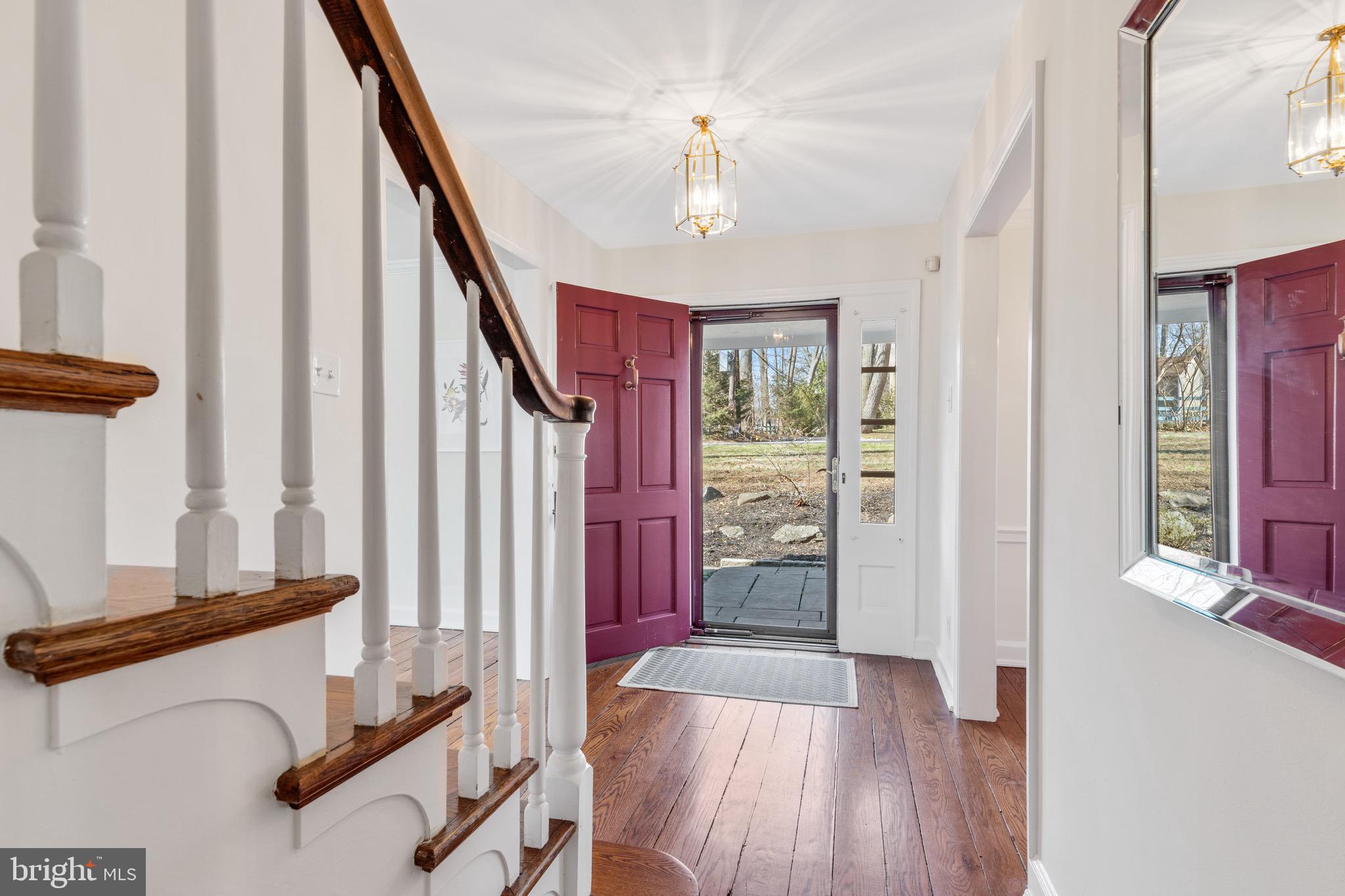 30 Crestline Road Wayne, PA 19087 - Photo 12 of 27 Foyer