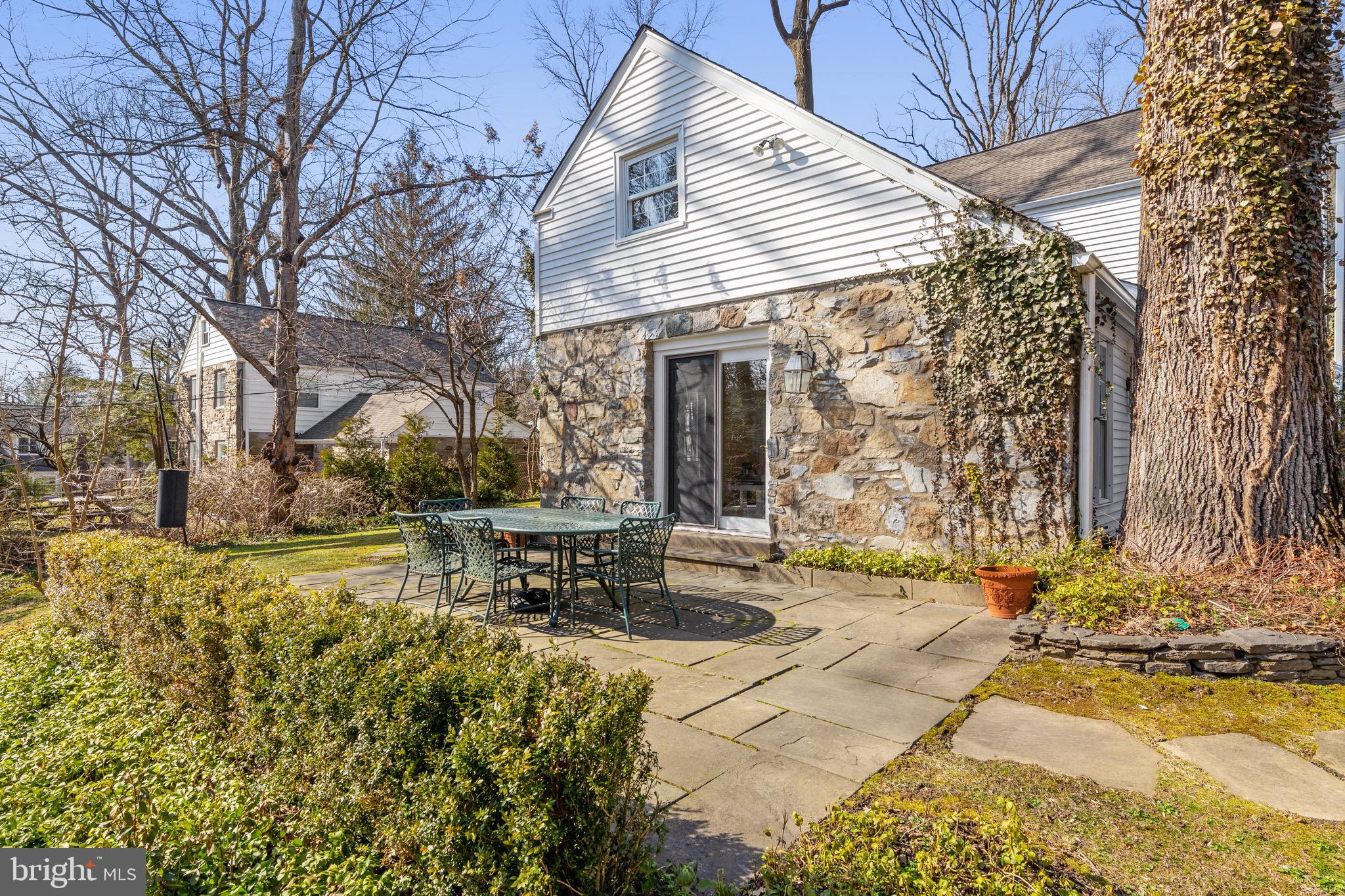 30 Crestline Road Wayne, PA 19087 - Photo 21 of 27 Flagstone Patio