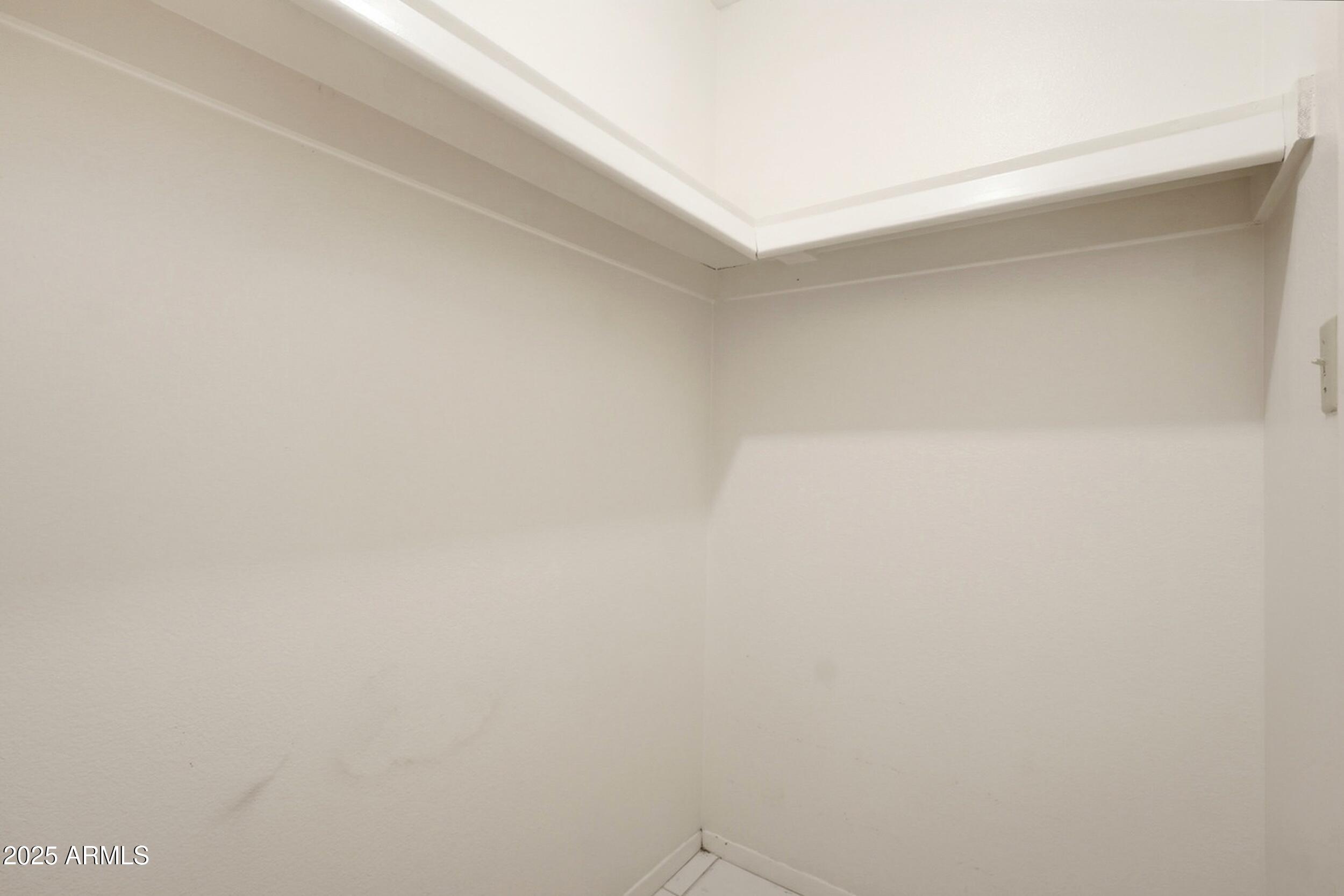 1831 East Kirkland Lane, Unit B Tempe, AZ 85288 - Photo 15 of 33 a view of small space