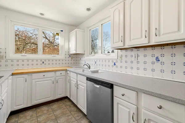 $3,900 | 29 Williston Road, Bourne, MA 02562