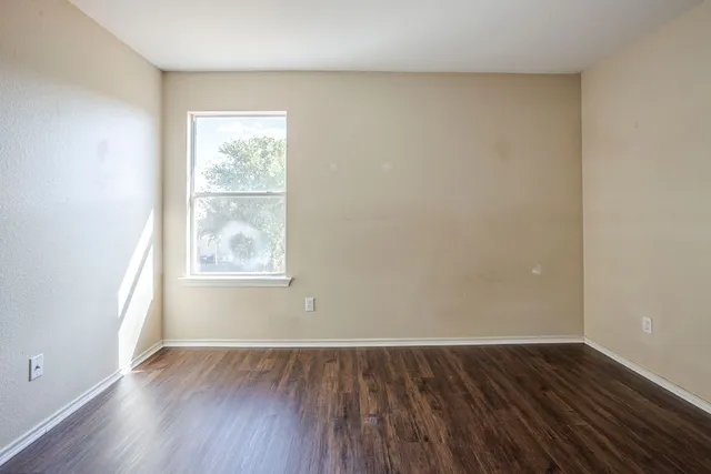 $289,900 | 206 Pheasant Trail, Bastrop, TX 78602