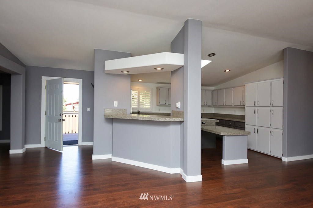 5706 Fish Road Freeland, WA 98249 - Photo 4 of 25 Gallery Image 4