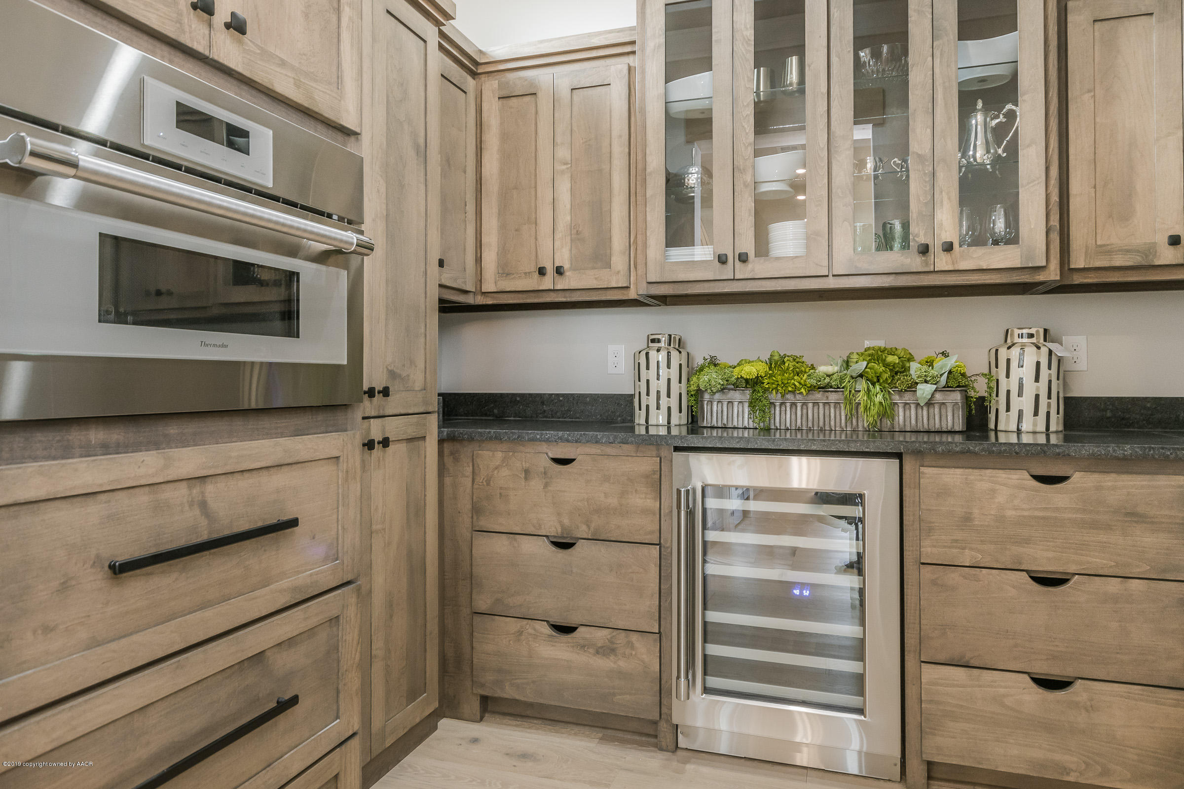 5600 Wesley Road Amarillo, TX 79119 - Photo 16 of 44 Butlers Pantry