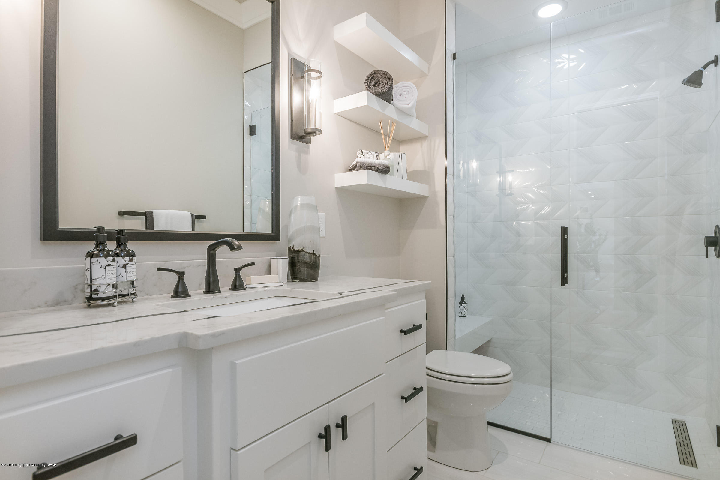 5600 Wesley Road Amarillo, TX 79119 - Photo 30 of 44 Guest Bathroom