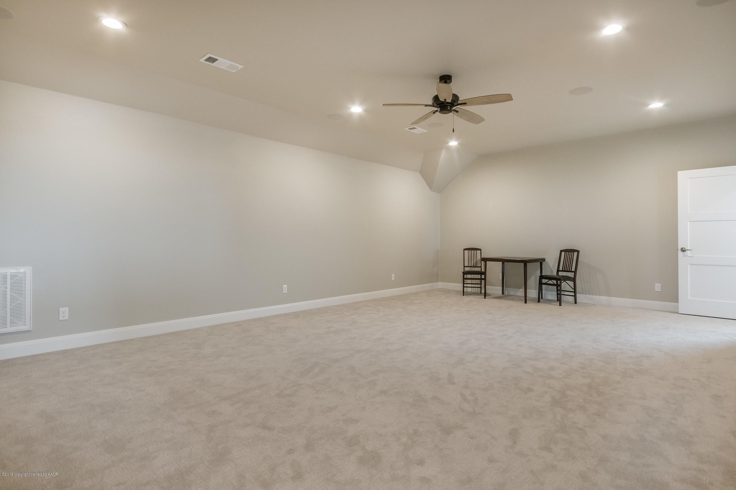 5600 Wesley Road Amarillo, TX 79119 - Photo 32 of 44 Upstairs Living Room (2)