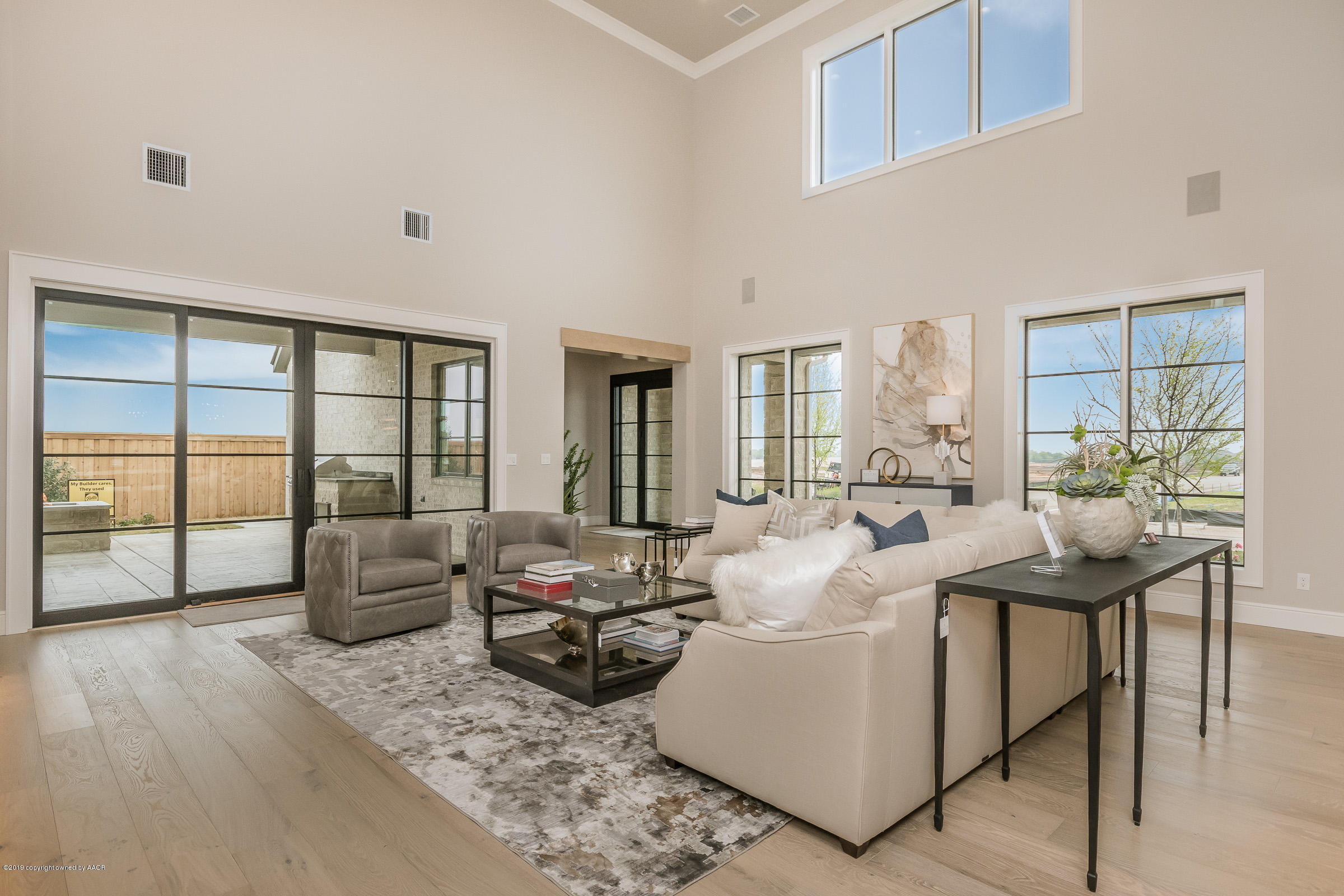 5600 Wesley Road Amarillo, TX 79119 - Photo 7 of 44 Living Room (2)