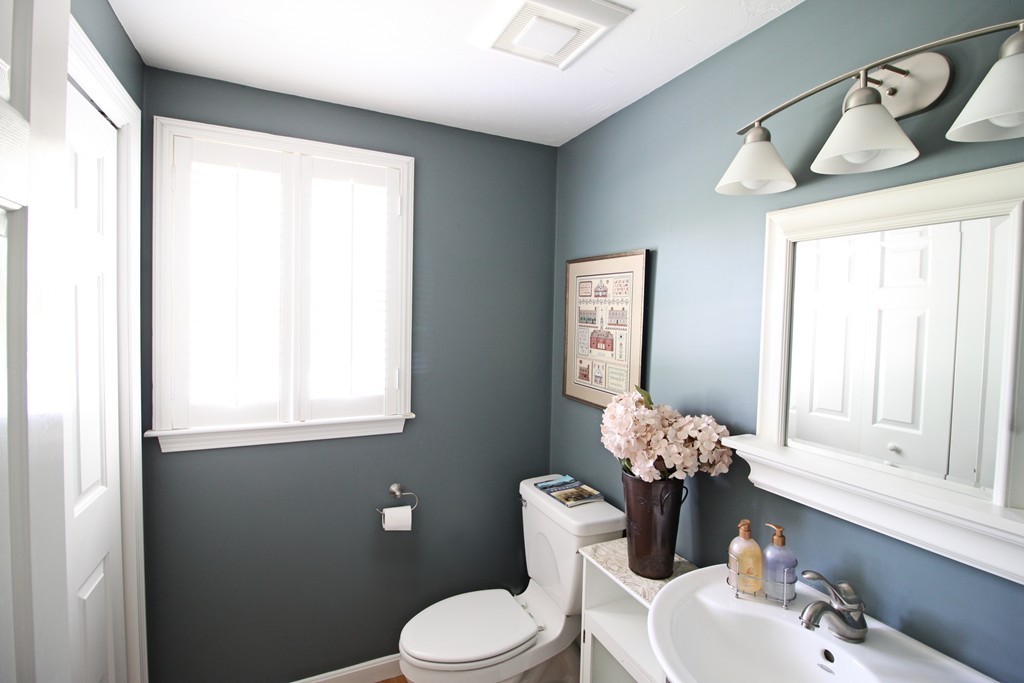 43 Padden Road Franklin, MA 02038 - Photo 10 of 26 Gallery Image 10