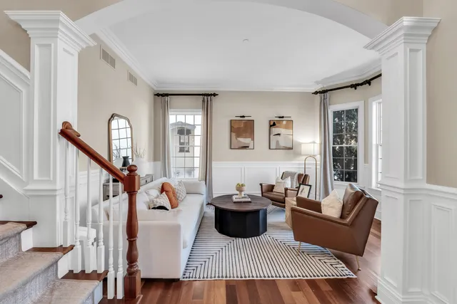 $1,200,000 | 749 East Sunnyside Avenue, Libertyville, IL 60048