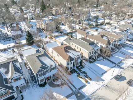 $1,200,000 | 749 East Sunnyside Avenue, Libertyville, IL 60048