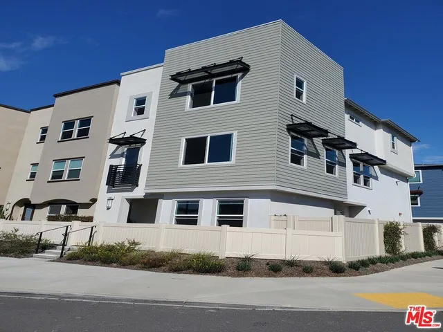 $1,195,000 | 757 Daniel Freeman Circle, Inglewood, CA 90301