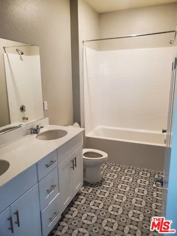 $1,195,000 | 757 Daniel Freeman Circle, Inglewood, CA 90301