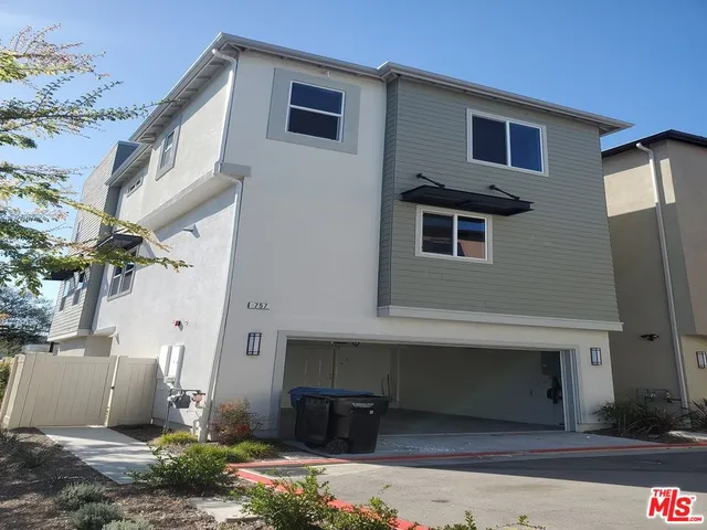 $1,195,000 | 757 Daniel Freeman Circle, Inglewood, CA 90301