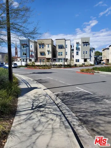 $1,195,000 | 757 Daniel Freeman Circle, Inglewood, CA 90301