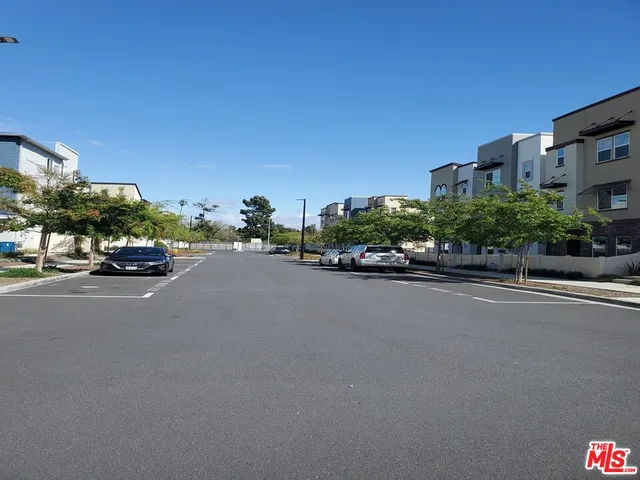 $1,195,000 | 757 Daniel Freeman Circle, Inglewood, CA 90301