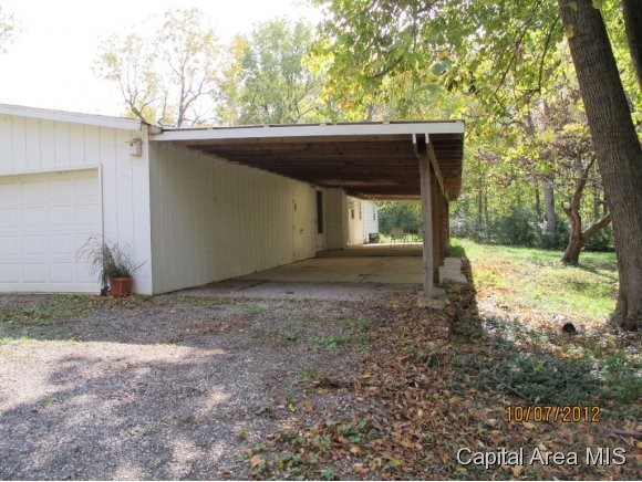 8720 Iler Road Sherman, IL 62684 - Photo 11 of 24 Gallery Image 11