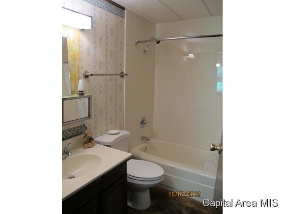 8720 Iler Road Sherman, IL 62684 - Photo 19 of 24 Gallery Image 19