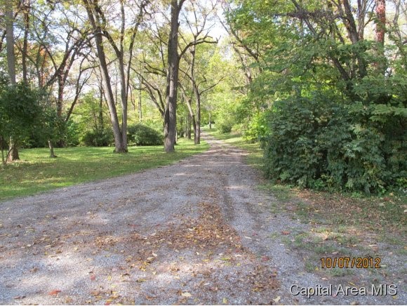 8720 Iler Road Sherman, IL 62684 - Photo 3 of 24 Gallery Image 3