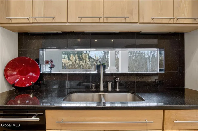 $895,000 | 7 Legends Way, Clifton Park, NY 12019