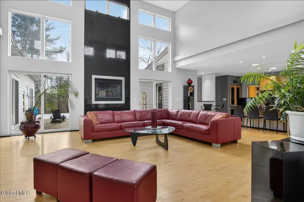 $849,000 | 7 Legends Way, Clifton Park, NY 12019