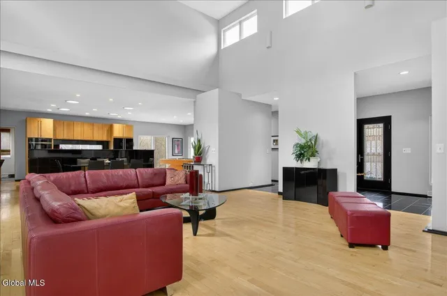 $895,000 | 7 Legends Way, Clifton Park, NY 12019