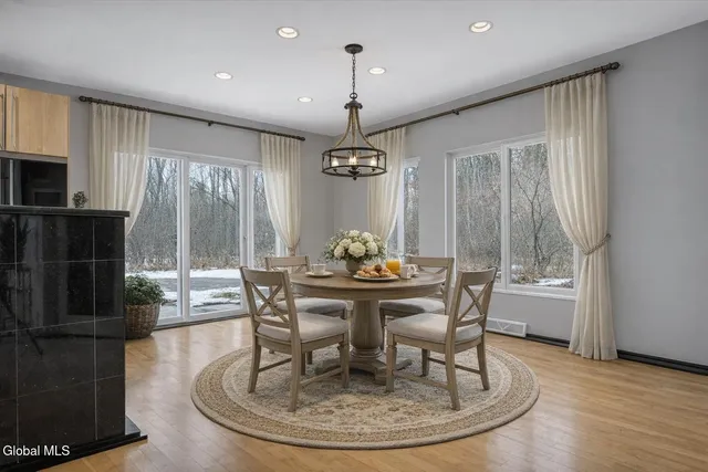 $895,000 | 7 Legends Way, Clifton Park, NY 12019