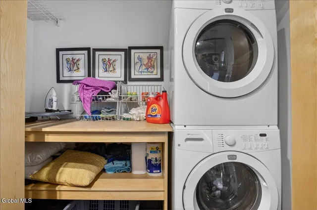 $895,000 | 7 Legends Way, Clifton Park, NY 12019