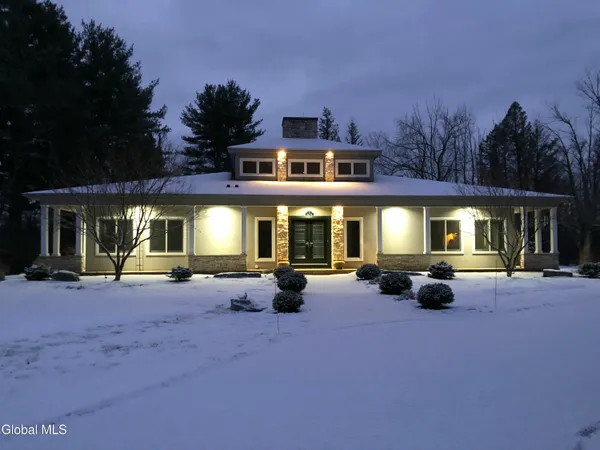 $849,000 | 7 Legends Way, Clifton Park, NY 12019