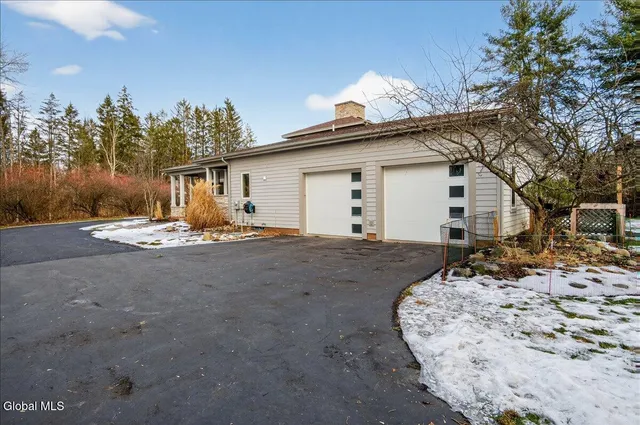 $895,000 | 7 Legends Way, Clifton Park, NY 12019