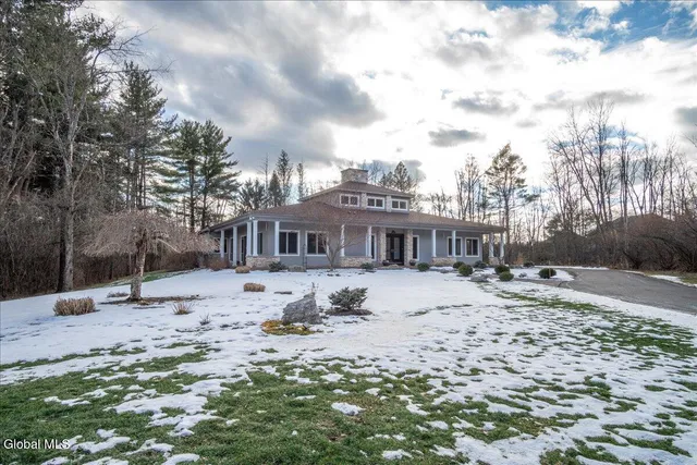 $895,000 | 7 Legends Way, Clifton Park, NY 12019