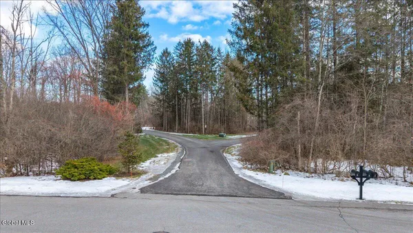 $849,000 | 7 Legends Way, Clifton Park, NY 12019