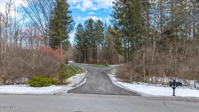 $895,000 | 7 Legends Way, Clifton Park, NY 12019