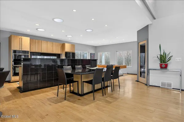 $849,000 | 7 Legends Way, Clifton Park, NY 12019