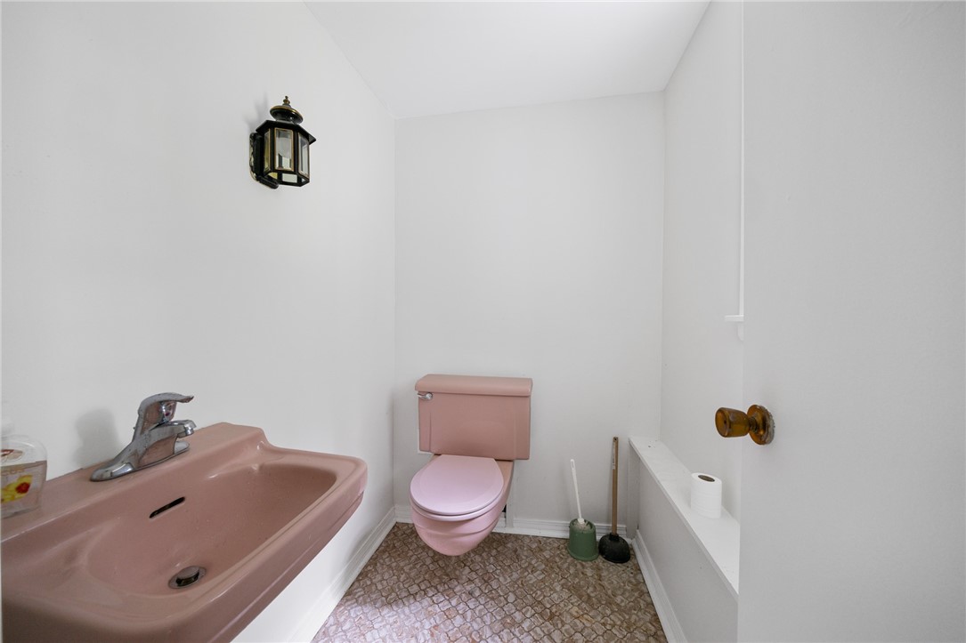 8 Kirklees Road Pittsford, NY 14534 - Photo 17 of 26 Gallery Image 17