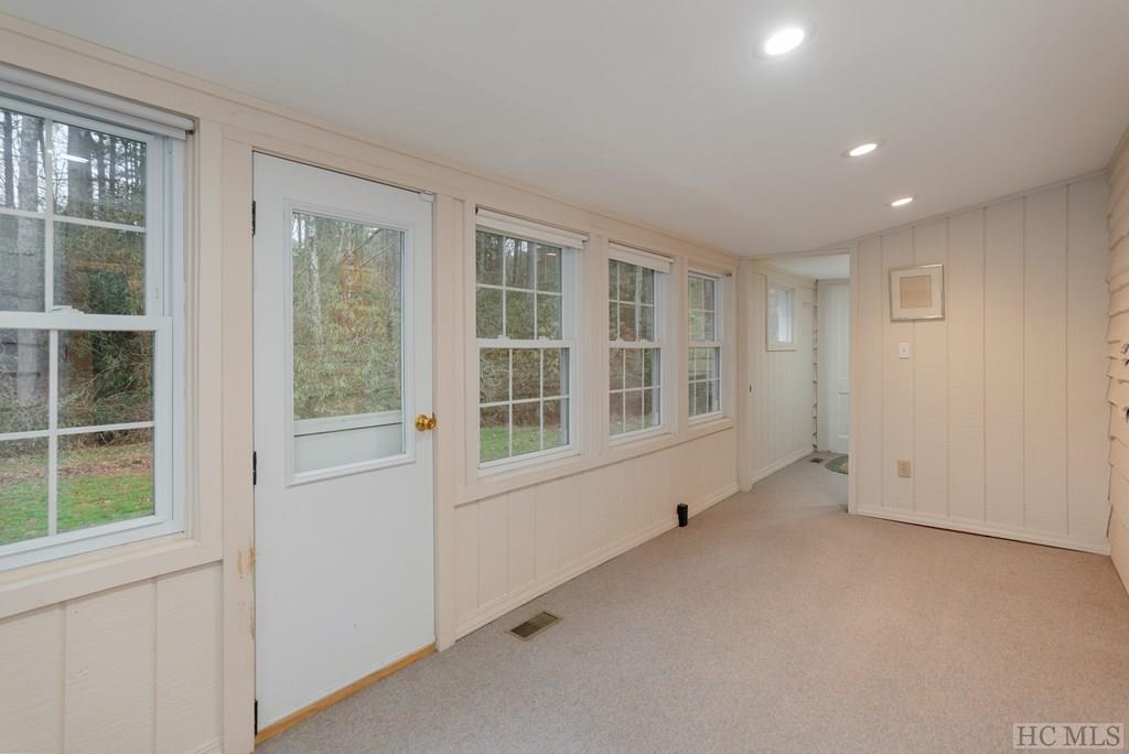 107 Lance Road Cashiers, NC 28717 - Photo 16 of 41 Gallery Image 16