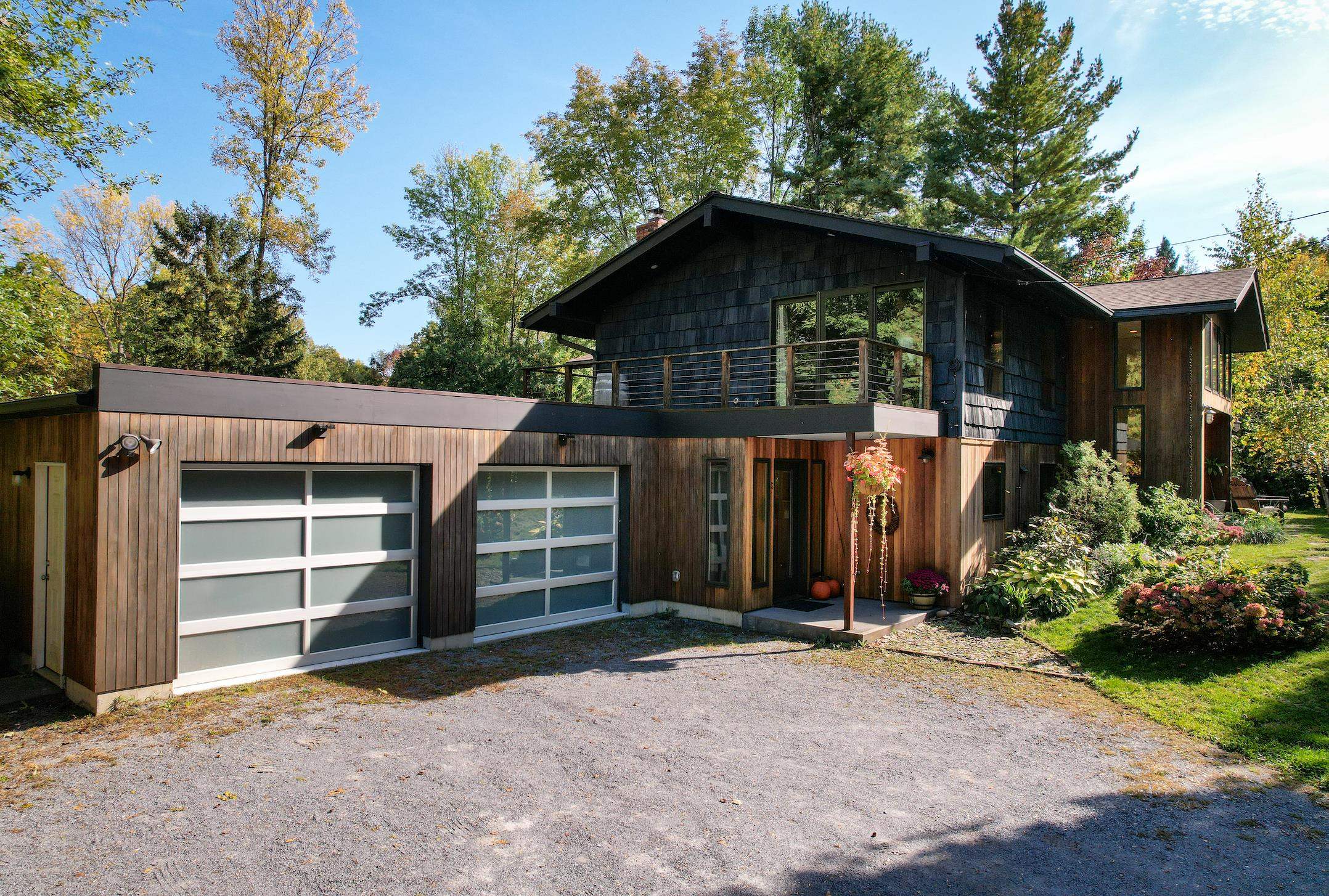 4278 Harbor Road Shelburne, VT 05482 - Photo 3 of 38 Gallery Image 3