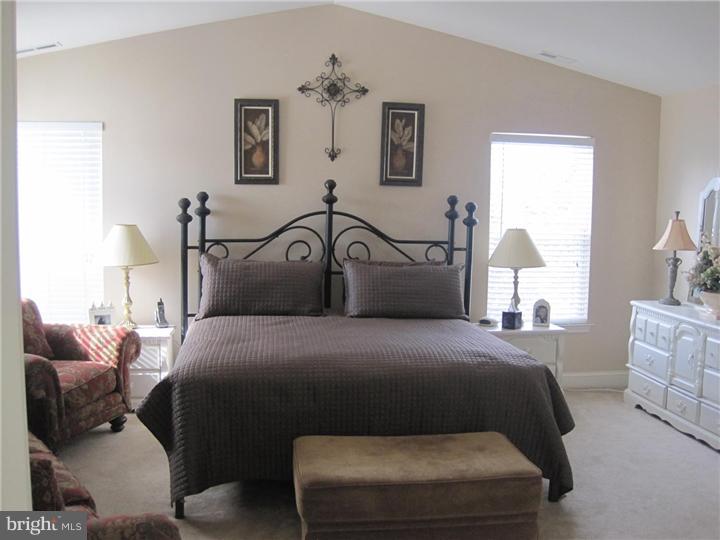 31 Bryce Road Berlin, NJ 08009 - Photo 11 of 21 Bedroom - Main