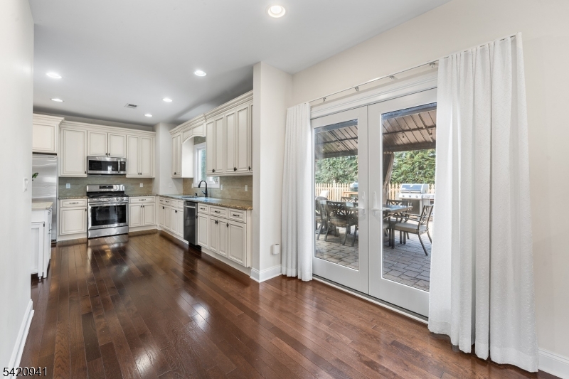 23 George Road Emerson, NJ 07630 - Photo 12 of 47