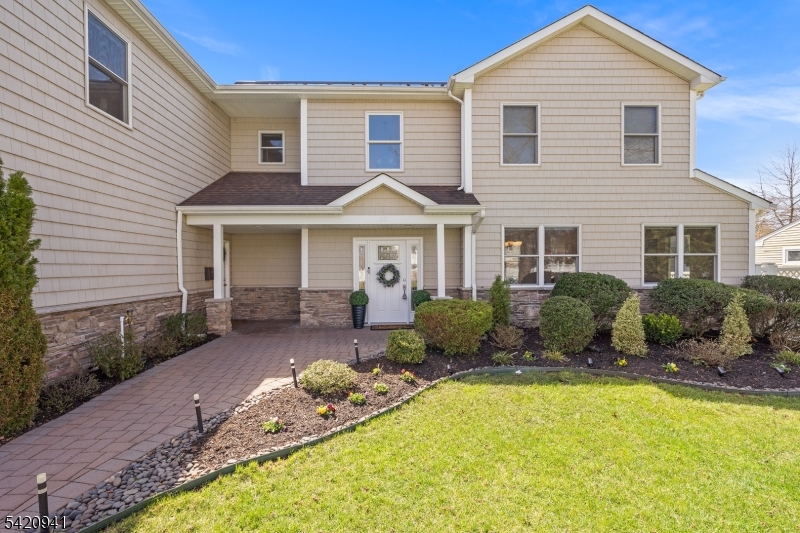 23 George Road Emerson, NJ 07630 - Photo 3 of 47