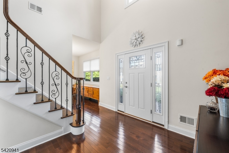 23 George Road Emerson, NJ 07630 - Photo 4 of 47