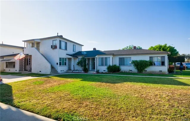 $2,000 | 4747 Clark Avenue, Long Beach, CA 90808