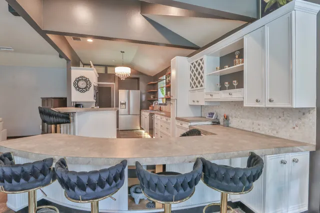 $299,900 | 502 Wildwood Drive, Seabrook, TX 77586