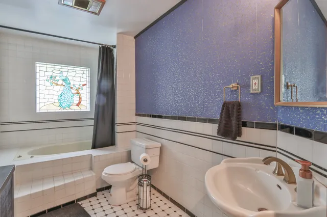 $299,900 | 502 Wildwood Drive, Seabrook, TX 77586