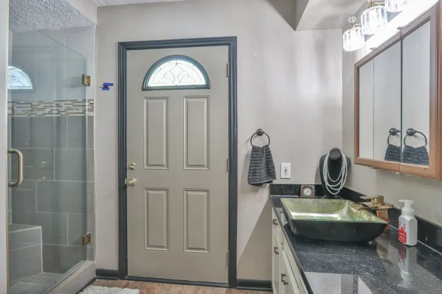 $299,900 | 502 Wildwood Drive, Seabrook, TX 77586