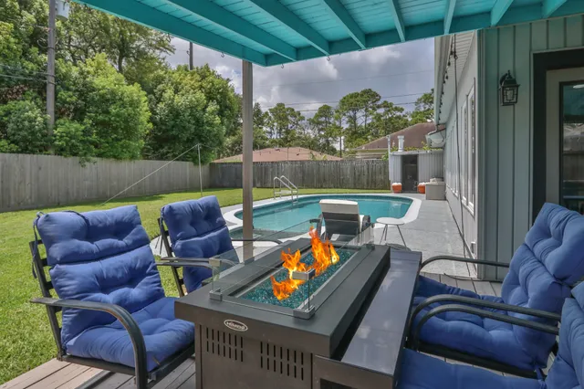 $299,900 | 502 Wildwood Drive, Seabrook, TX 77586