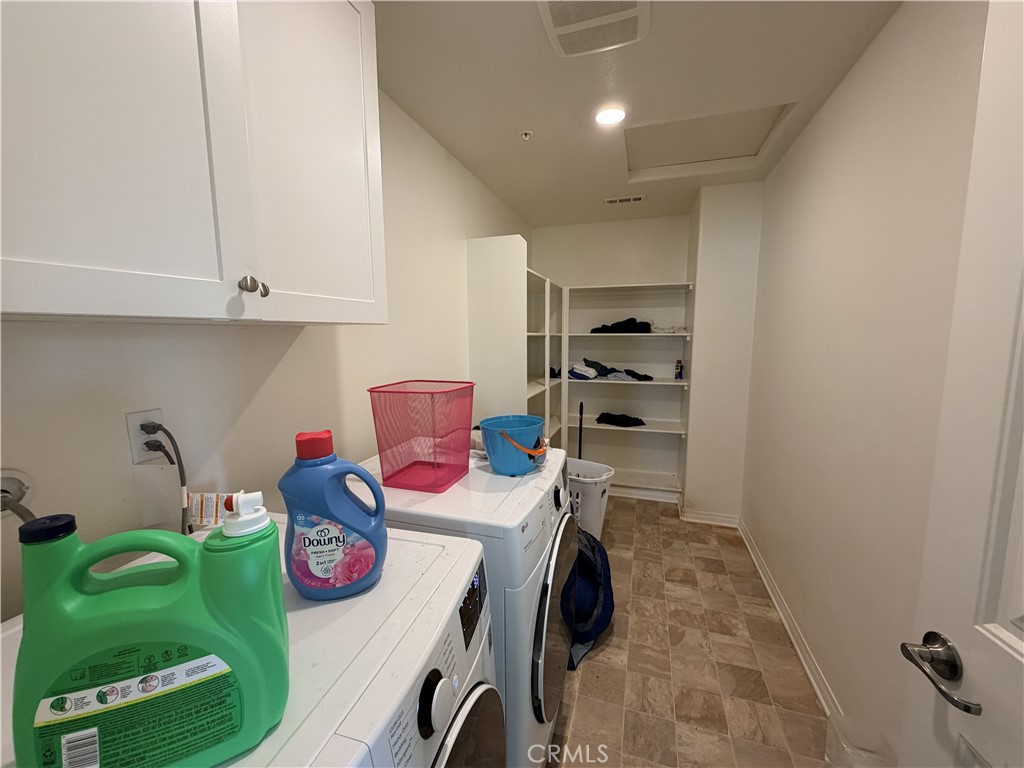 11241 Guffey Rnch Way Corona, CA 92883 - Photo 13 of 20 Gallery Image 13