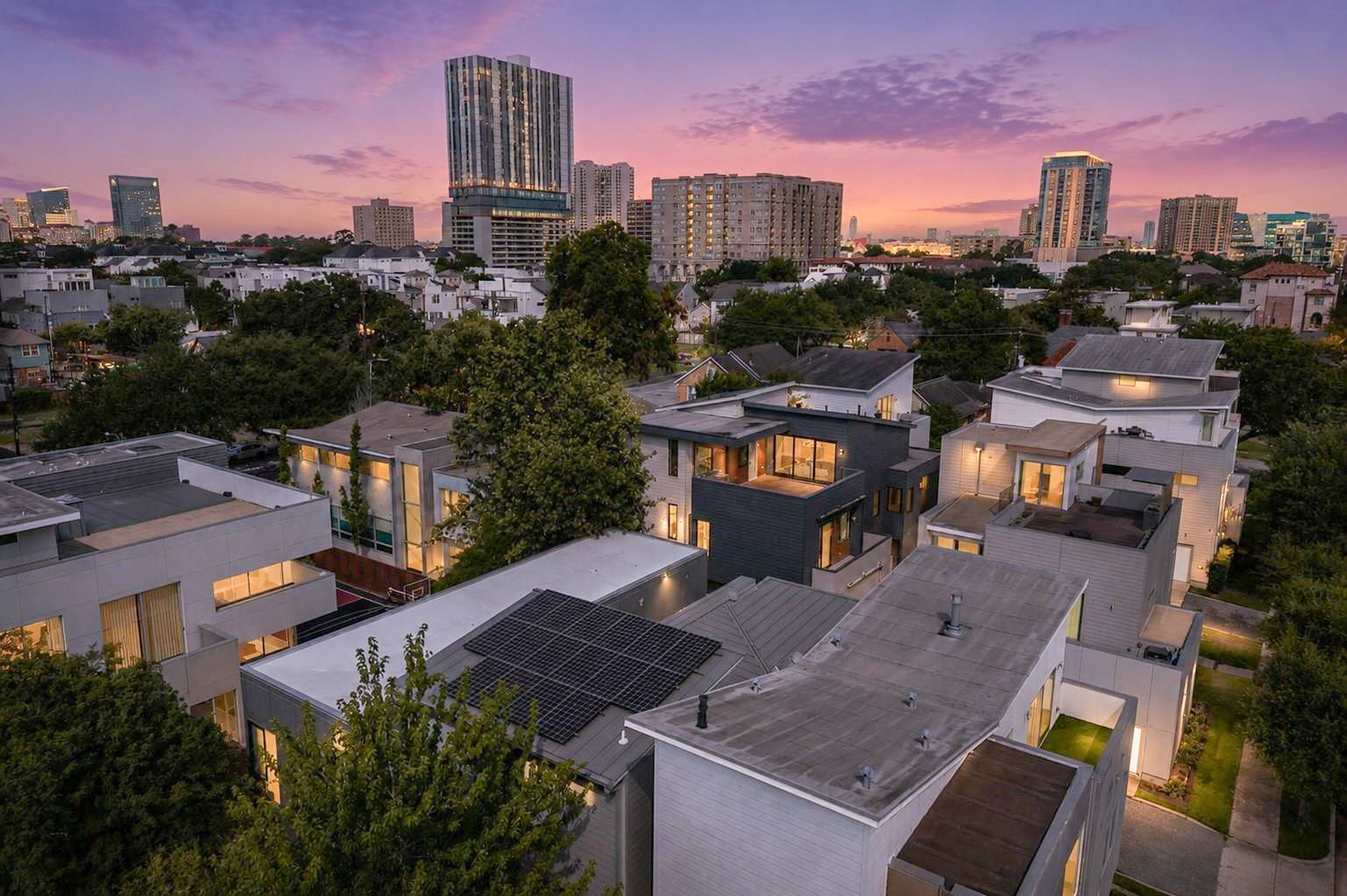 1820 Palm Street Houston, TX 77004 - Photo 44 of 47 a view of a city with tall buildings